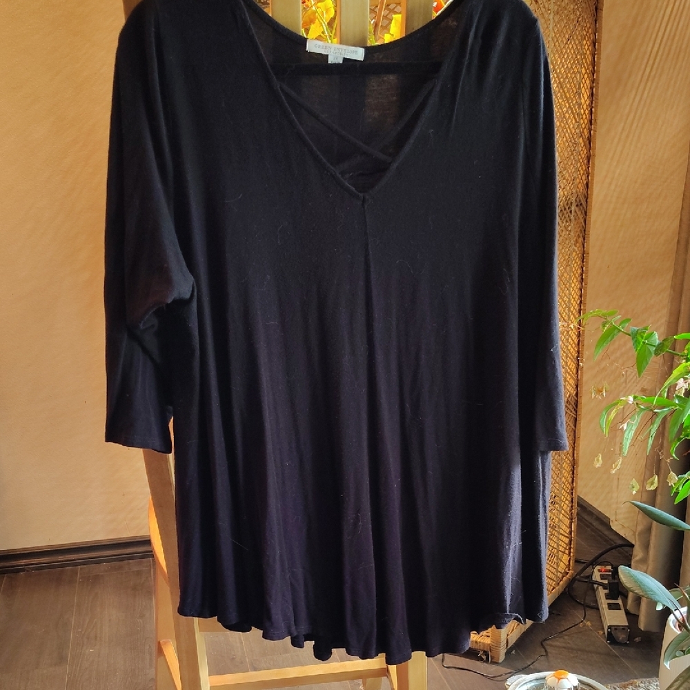 Green Envelope Black Long 3/4 Sleeve Top